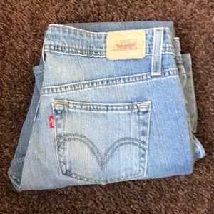 Light wash Levis